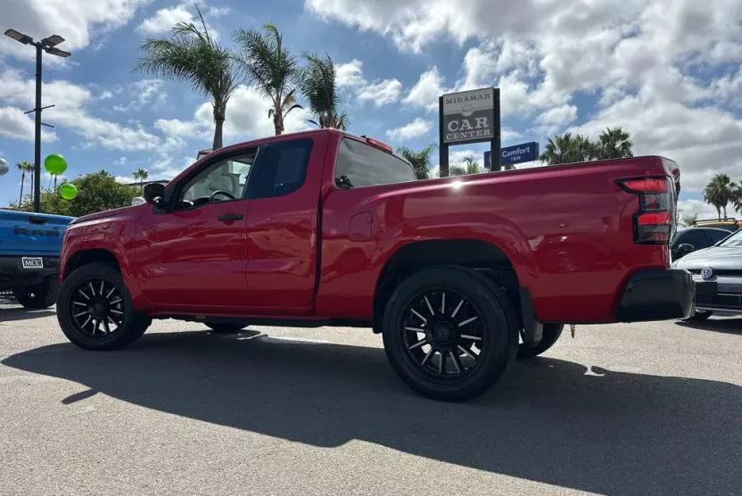 2022 Nissan Frontier S photo 1