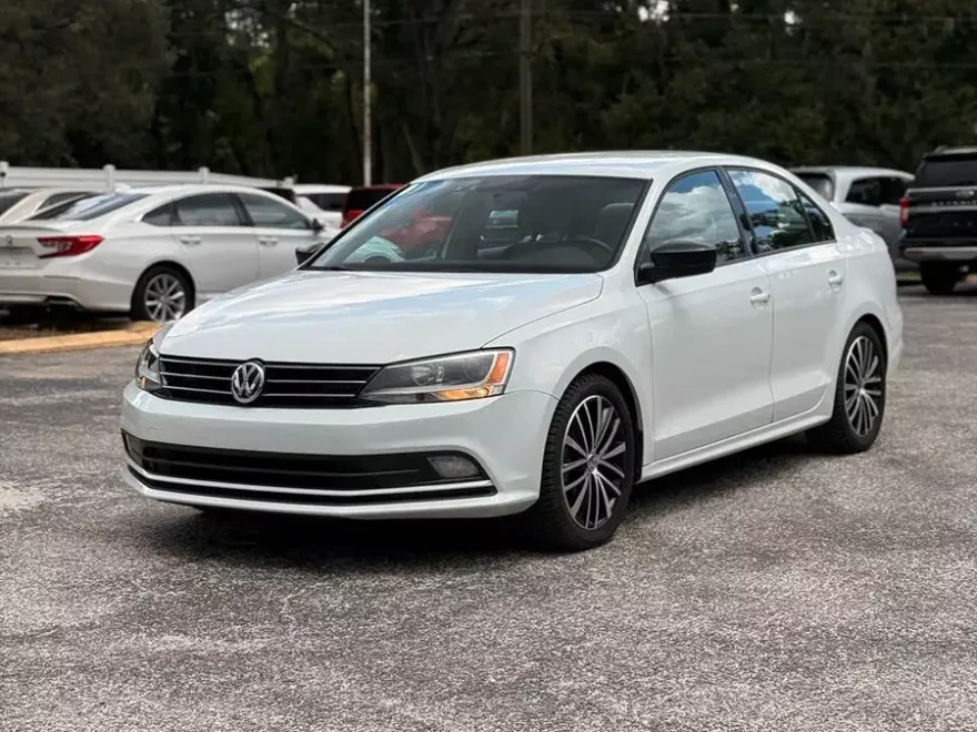 2016 Volkswagen Jetta 1.8T Sport photo 1
