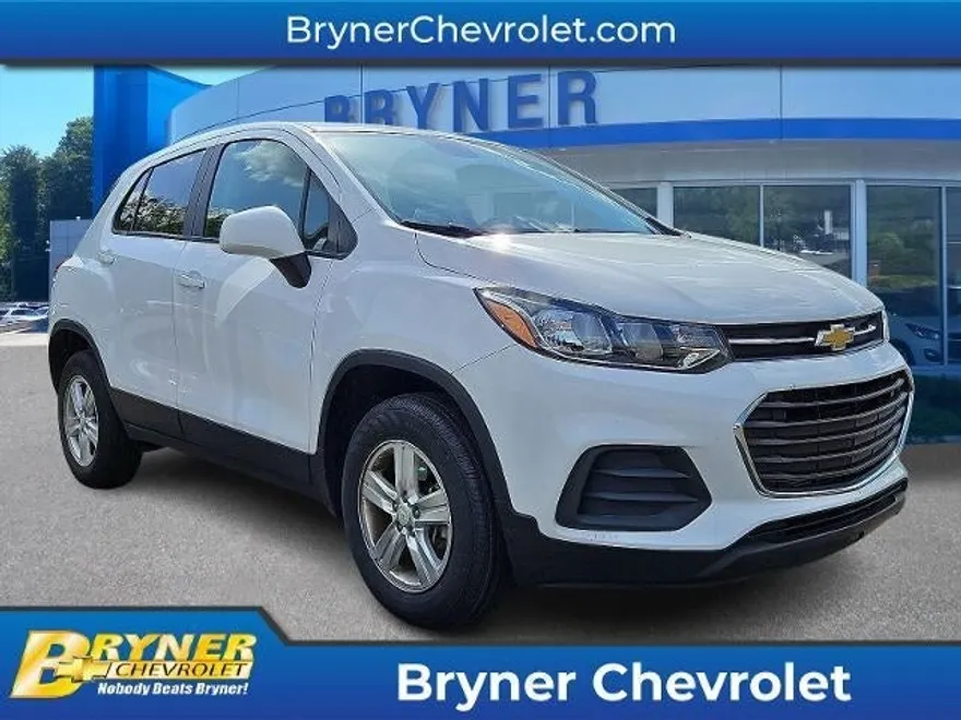 2022 Chevrolet Trax LS photo 1