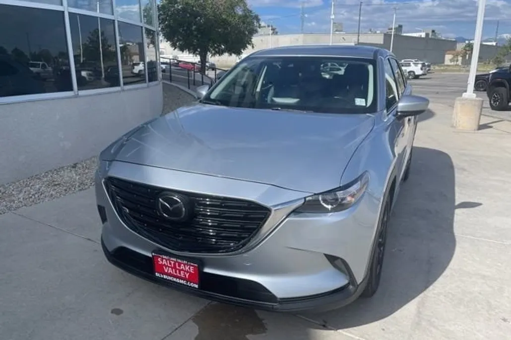 2023 Mazda CX-9 Touring photo 1