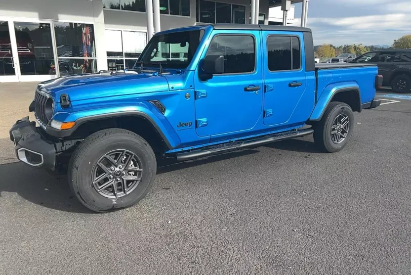 2024 Jeep Gladiator Sport photo 1