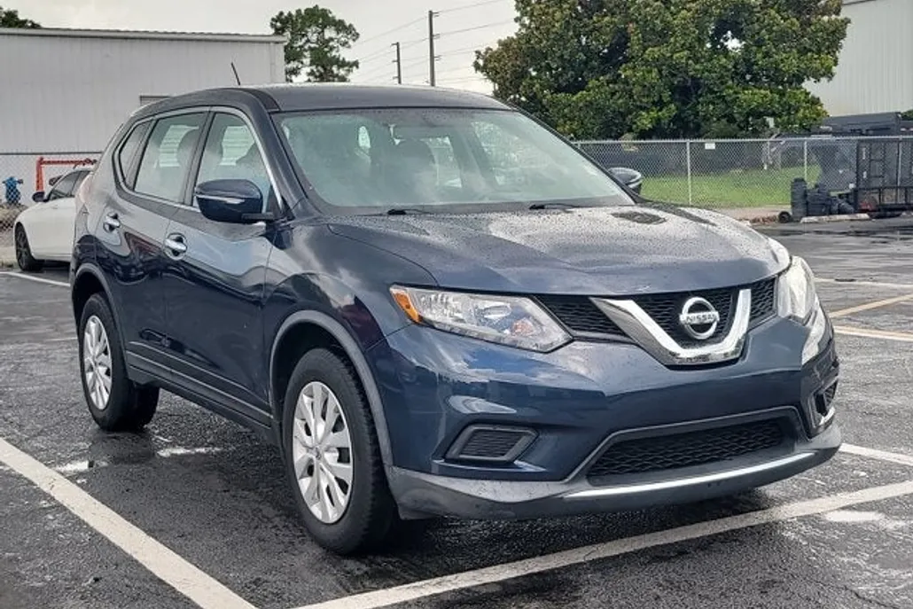 2015 Nissan Rogue S photo 1