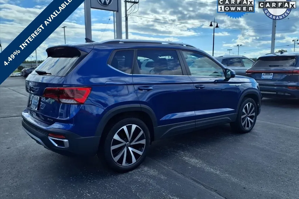 2022 Volkswagen Taos SE photo 1