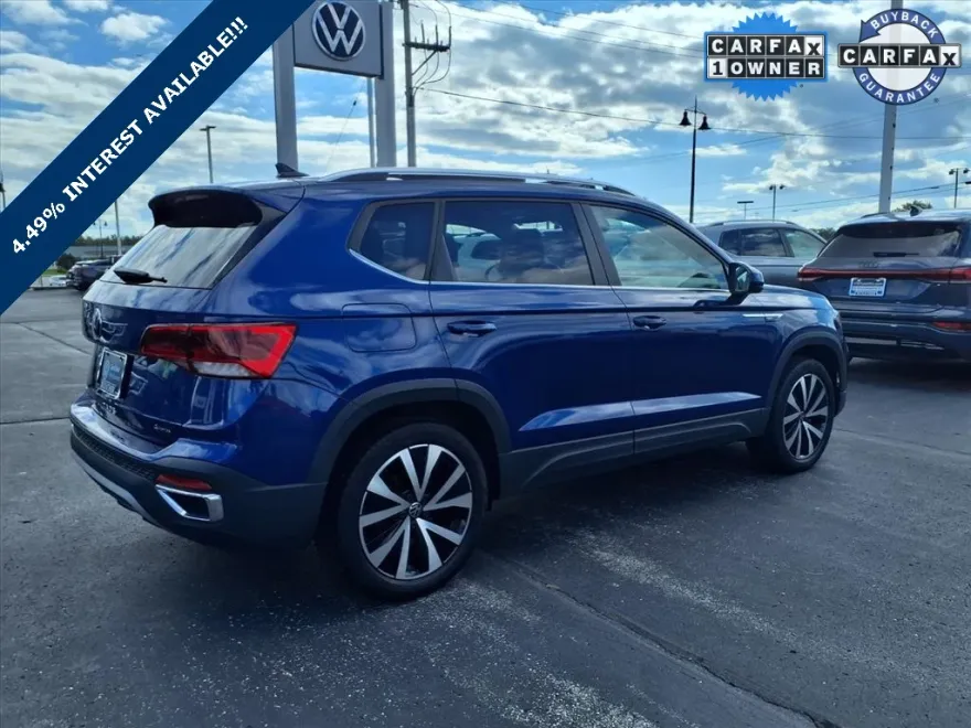 2022 Volkswagen Taos SE photo 1