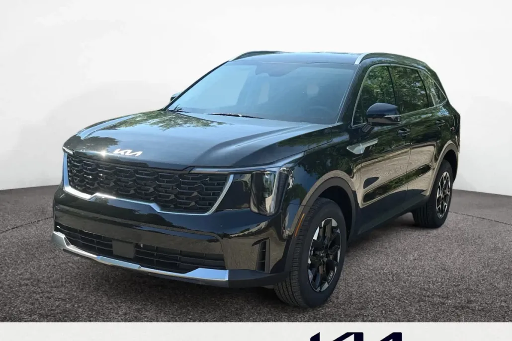2025 Kia Sorento S photo 1
