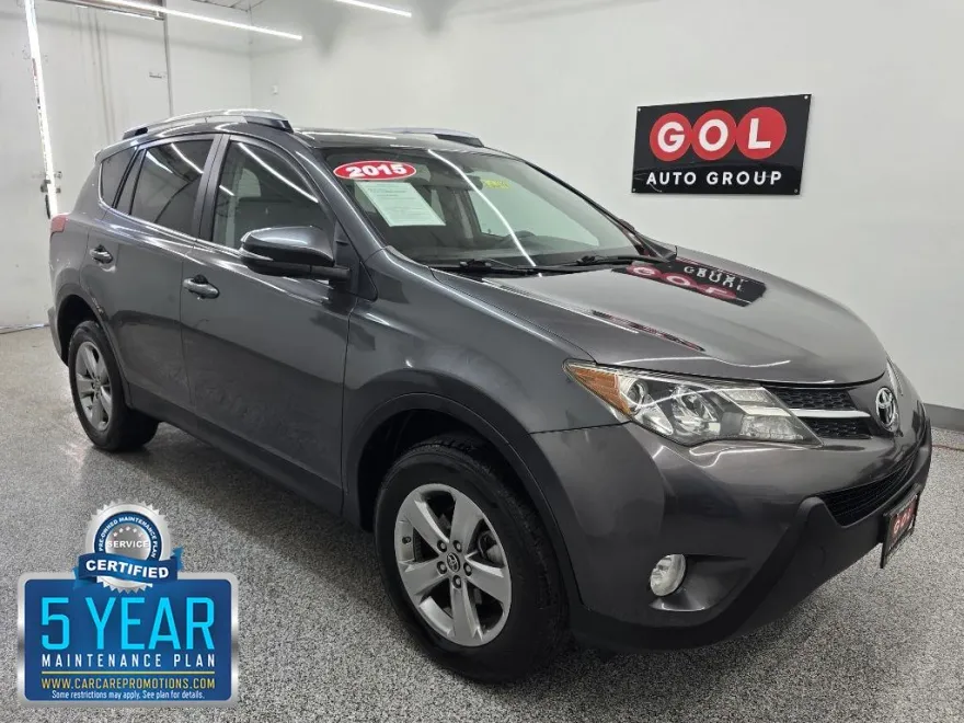 2015 Toyota RAV4 XLE photo 1