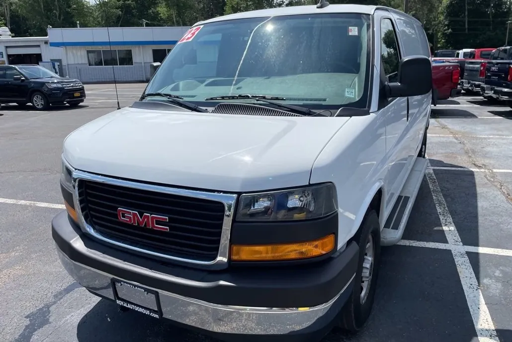 2023 Gmc Savana Cargo 2500 photo 1
