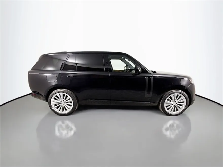 2025 Land Rover Range Rover SE photo 1