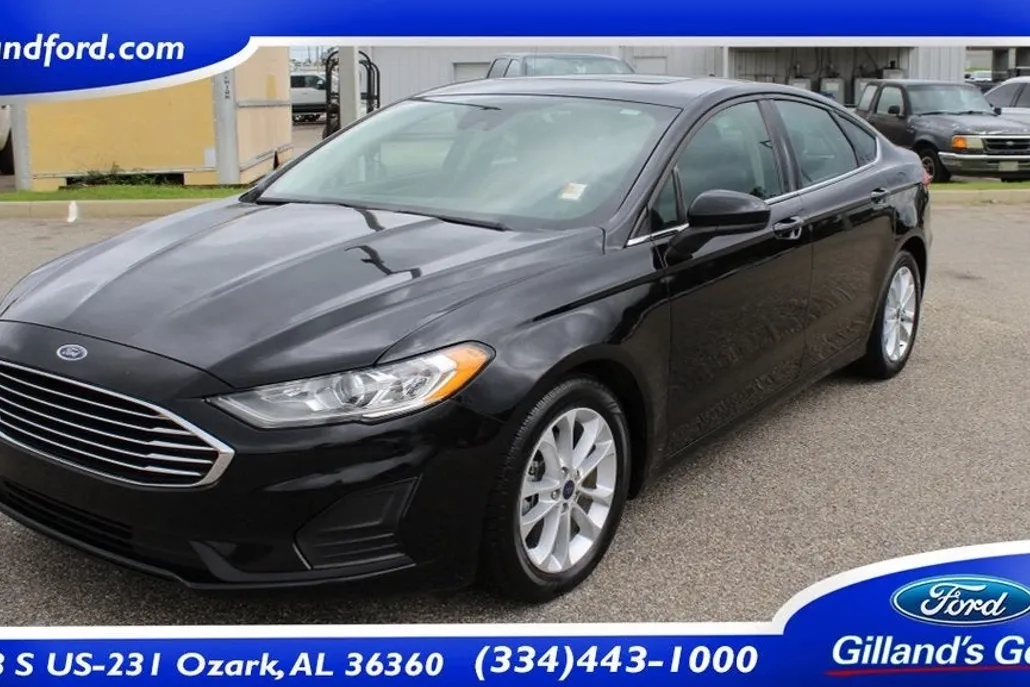 2020 Ford Fusion SE photo 1