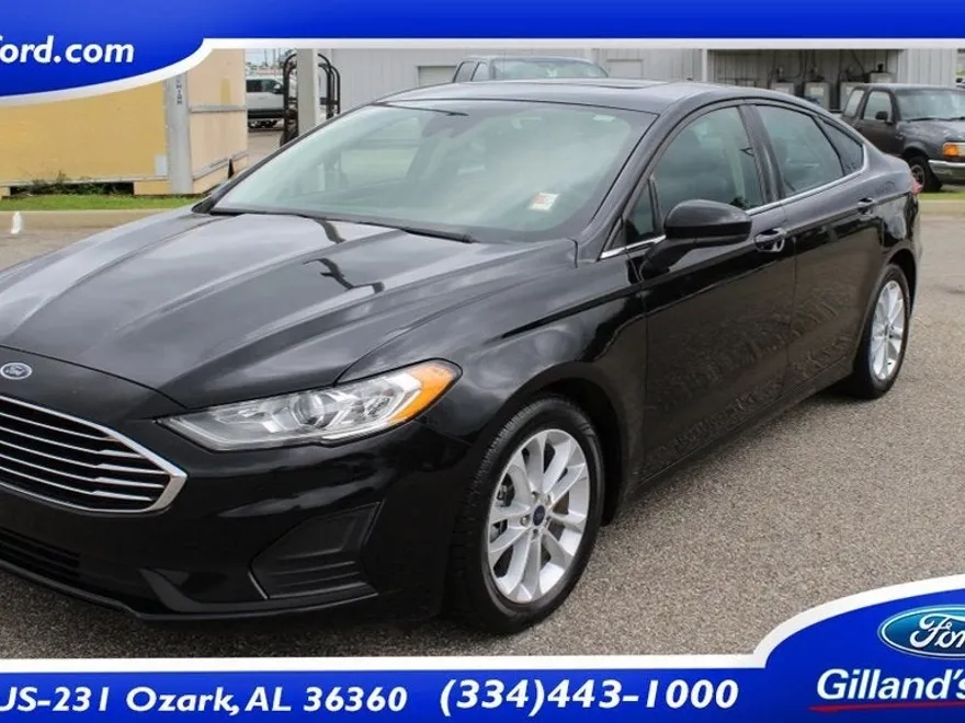 2020 Ford Fusion SE photo 1