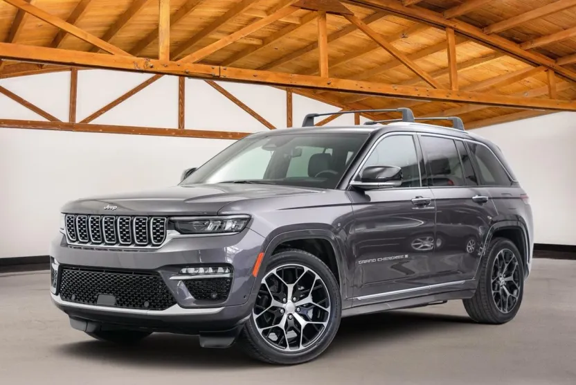 2023 Jeep Grand Cherokee Summit Reserve photo 1
