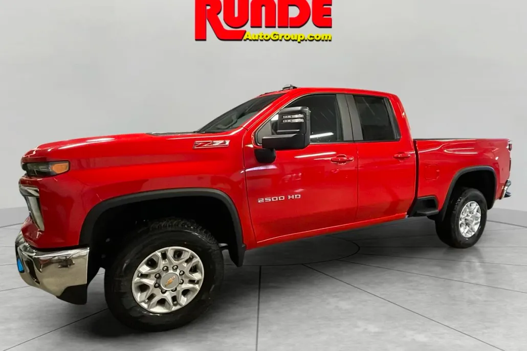 2025 Chevrolet Silverado 2500HD LT photo 1