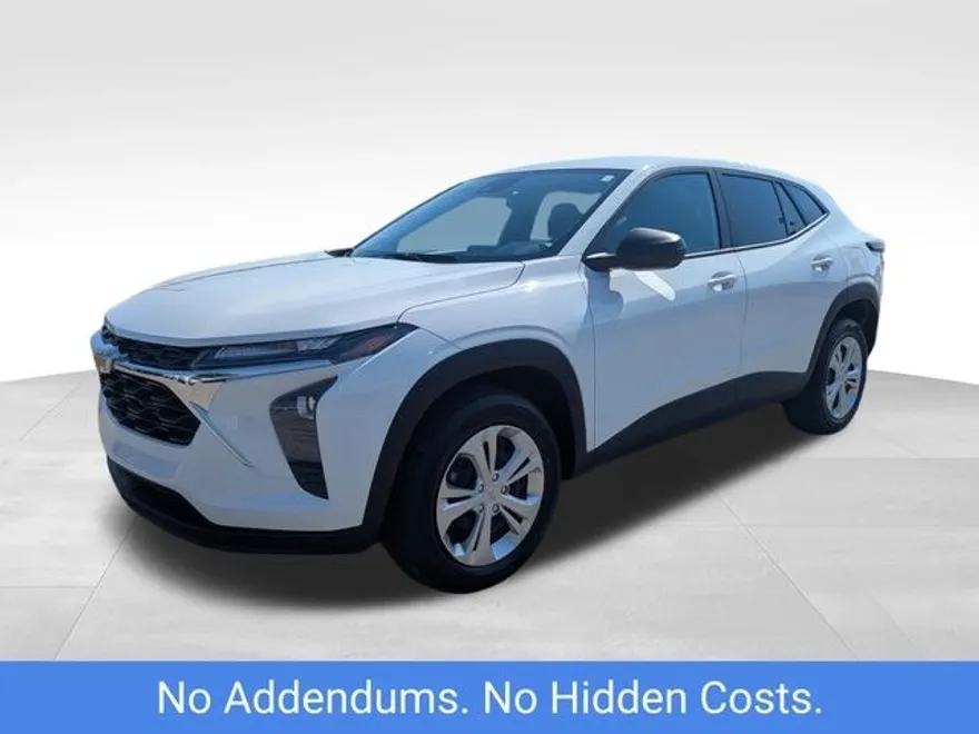 2025 Chevrolet Trax LS photo 1