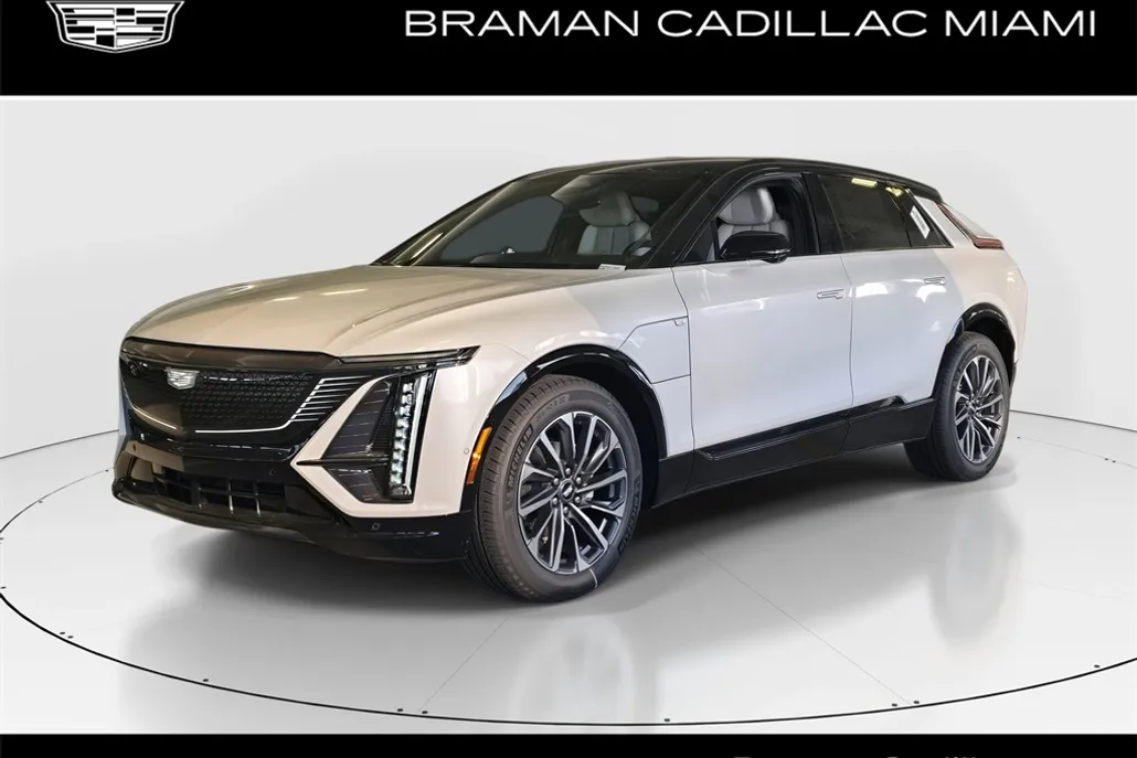 2025 Cadillac Lyriq Sport photo 1