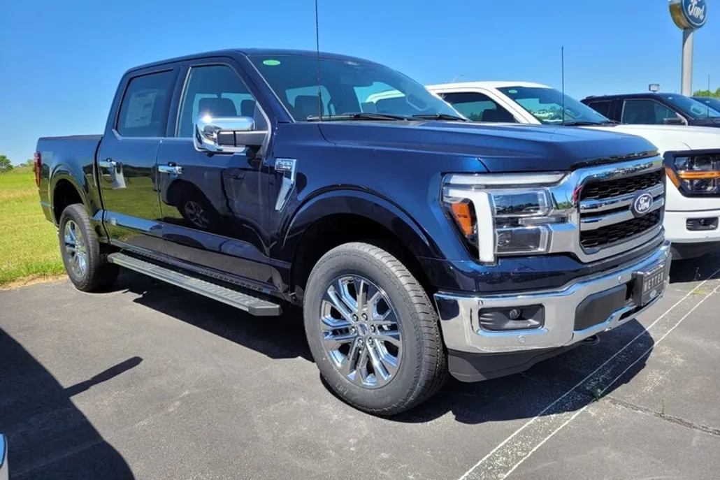 2025 Ford F-150 Lariat photo 1