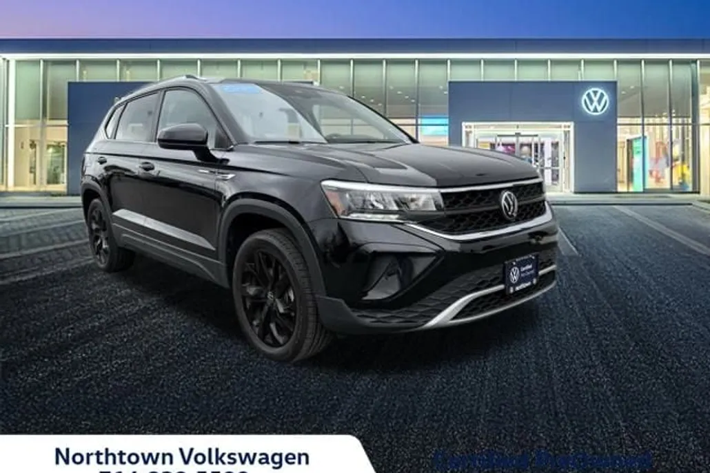2023 Volkswagen Taos SE photo 1