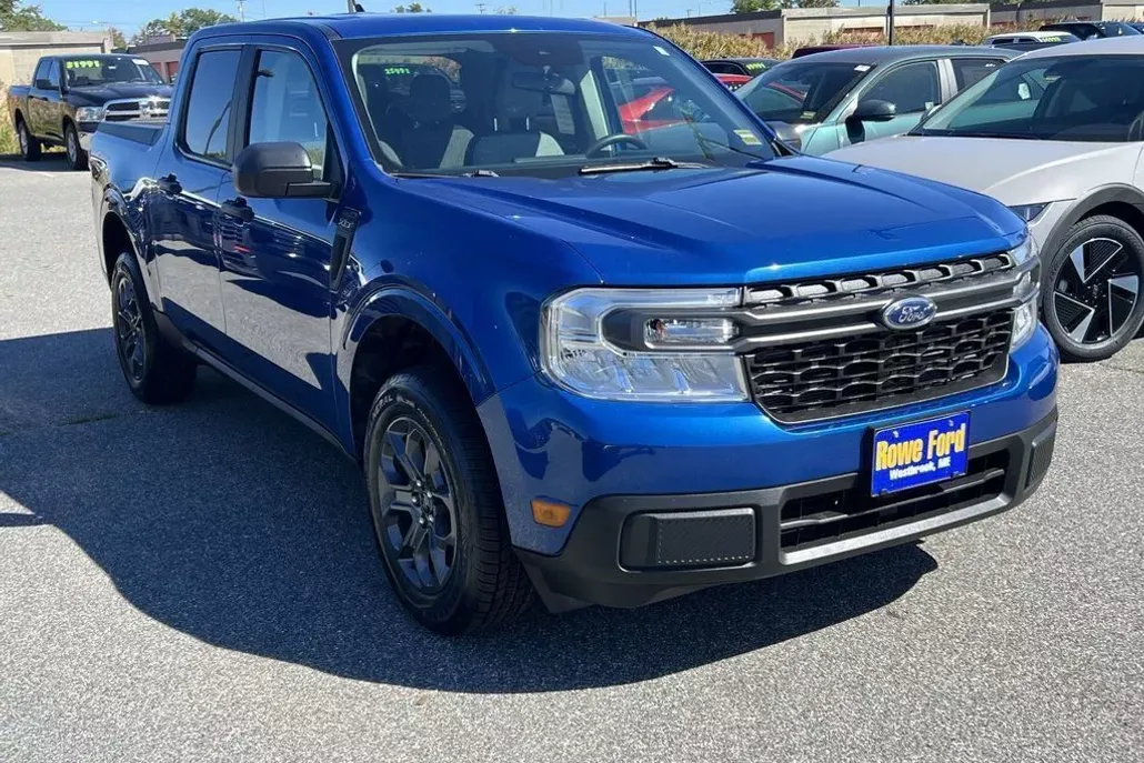 2023 Ford Maverick XLT photo 1