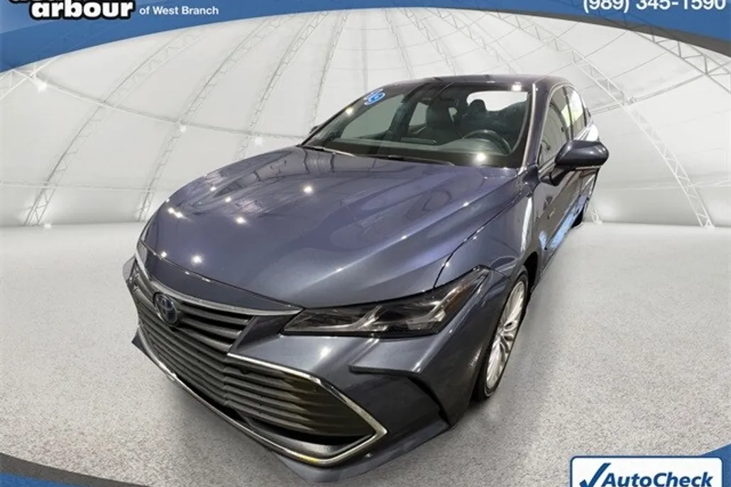 2019 Toyota Avalon Hybrid Limited photo 1