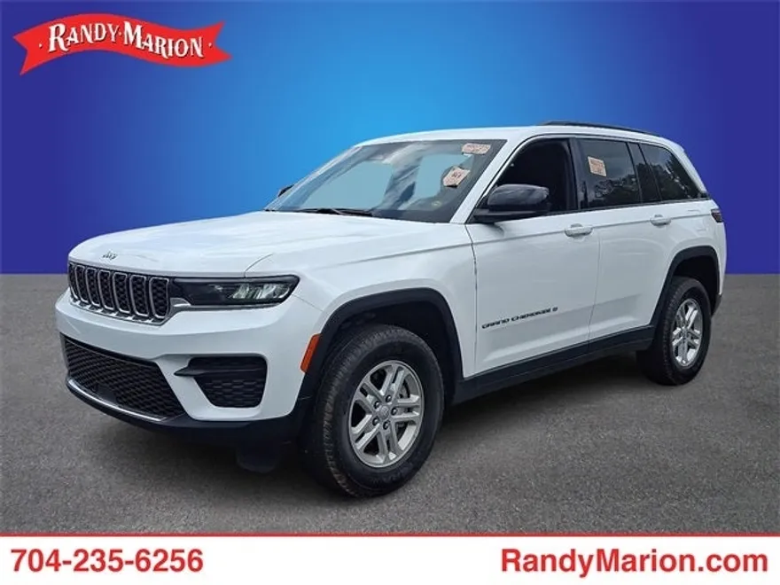 2024 Jeep Grand Cherokee Laredo photo 1