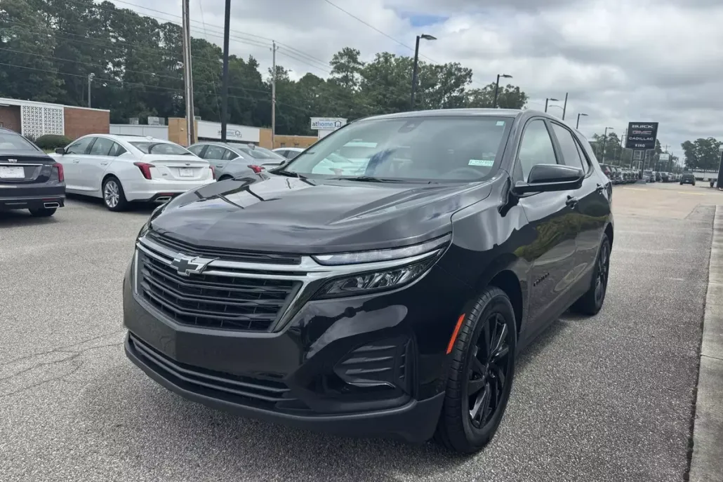 2024 Chevrolet Equinox LS photo 1