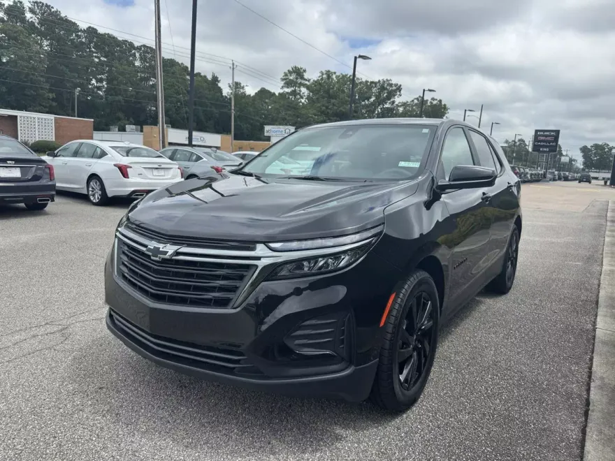 2024 Chevrolet Equinox LS photo 1