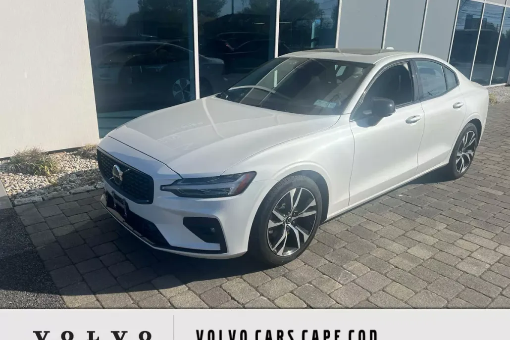 2024 Volvo S60 B5 Core photo 1