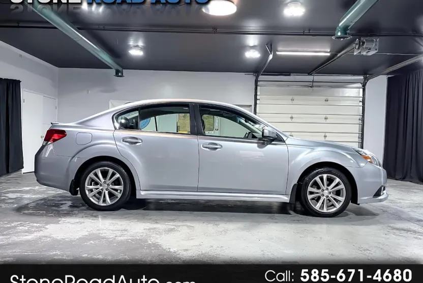 2013 Subaru Legacy 2.5i Limited photo 1