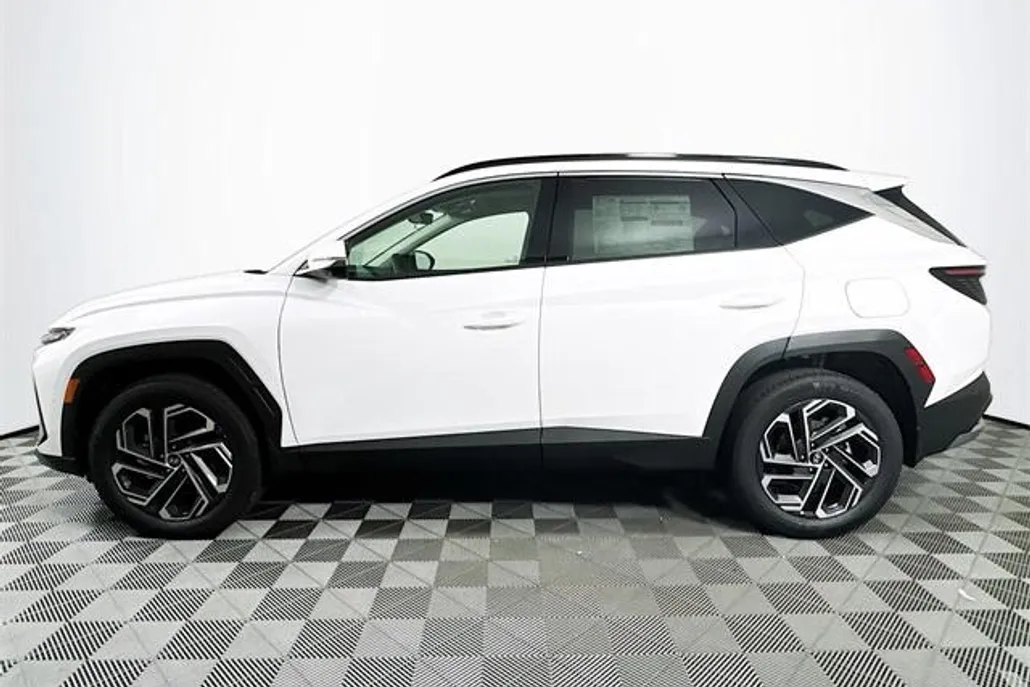 2025 Hyundai Tucson Hybrid Limited photo 1