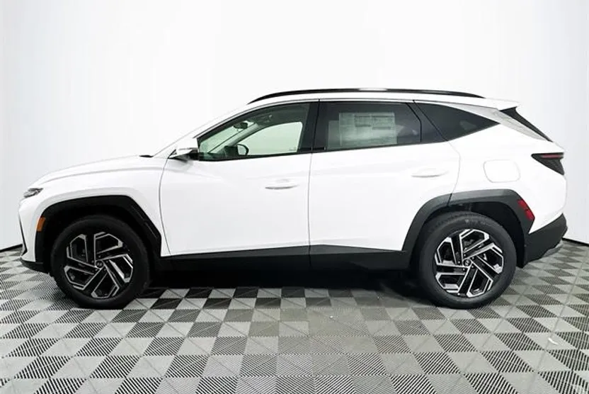 2025 Hyundai Tucson Hybrid Limited photo 1
