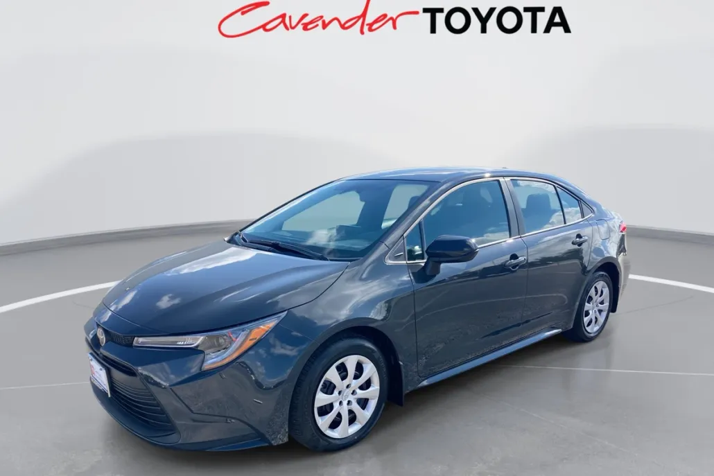 2025 Toyota Corolla LE photo 1