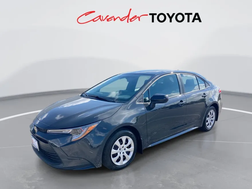 2025 Toyota Corolla LE photo 1
