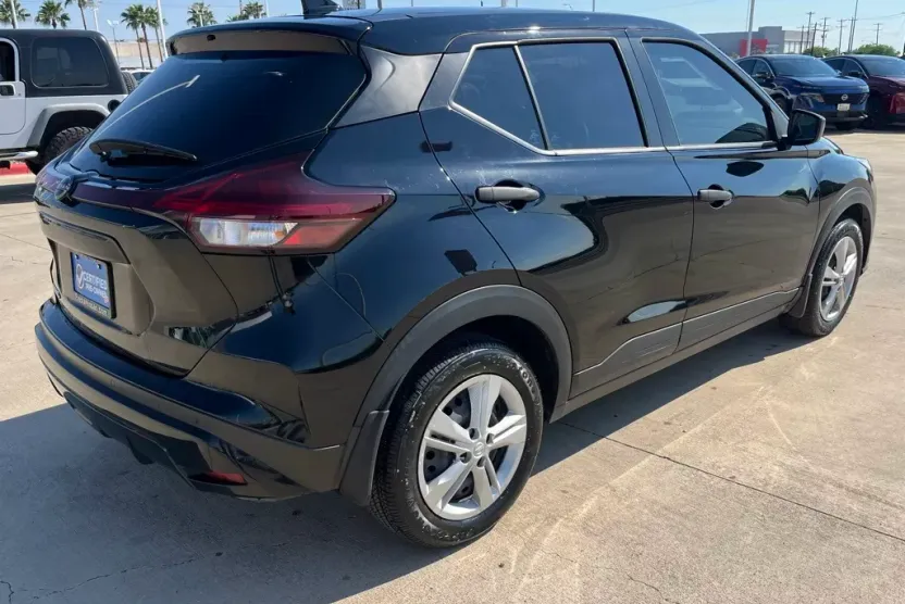 2024 Nissan Kicks S photo 1