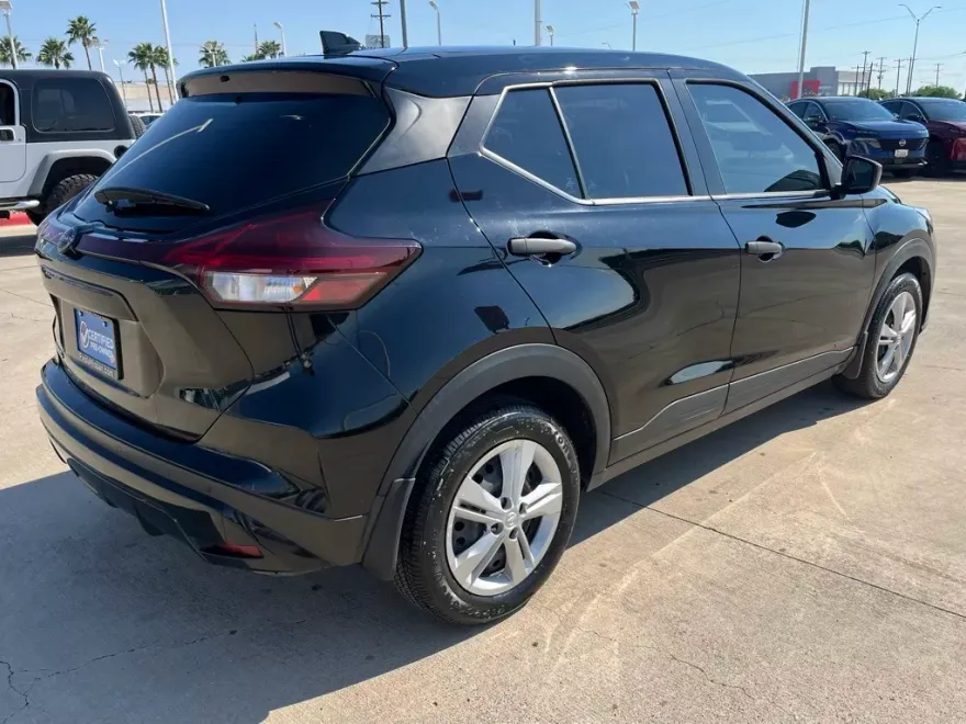 2024 Nissan Kicks S photo 1