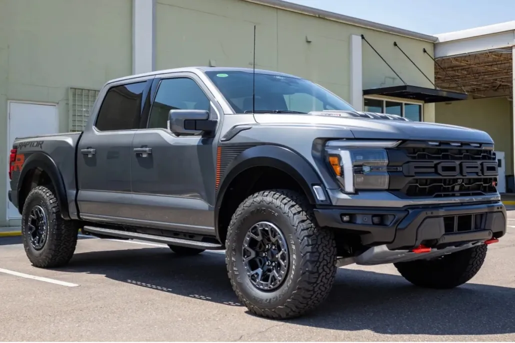 2025 Ford F-150 Raptor photo 1