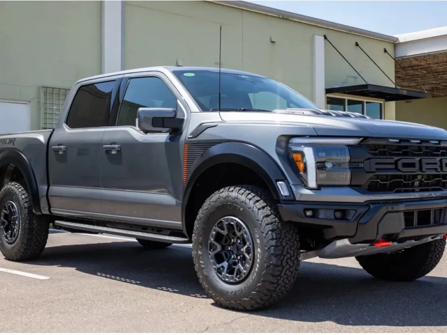 2025 Ford F-150 Raptor photo 1