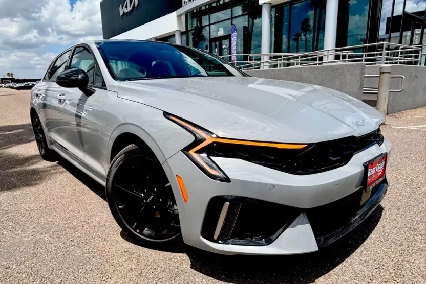 2026 Kia K5 GT-Line photo 1