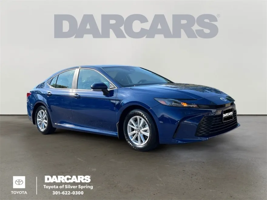 2025 Toyota Camry LE photo 1