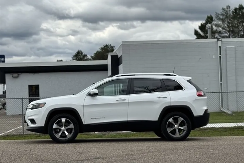 2019 Jeep Cherokee Limited photo 1