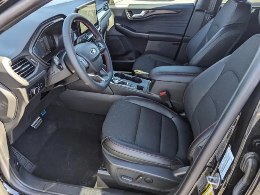 2024 Ford Escape ST-Line photo 19