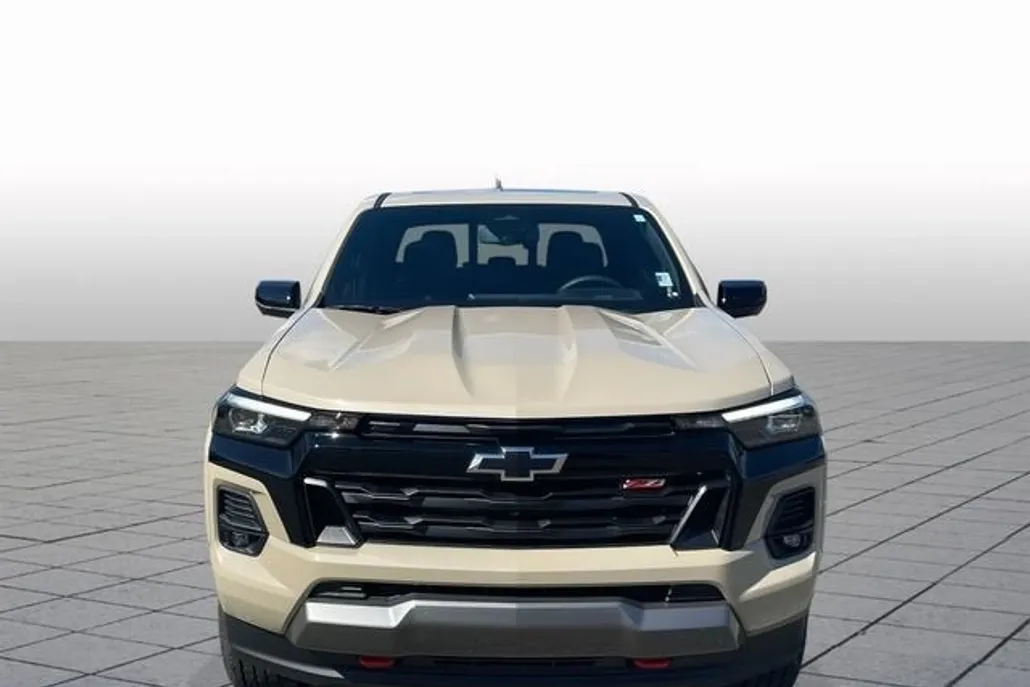 2024 Chevrolet Colorado Z71 photo 1