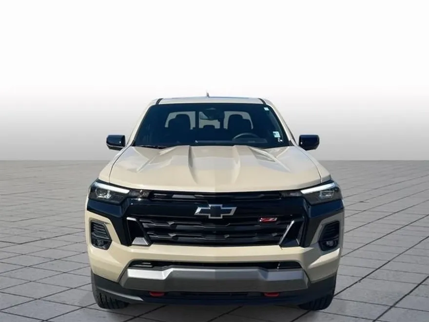 2024 Chevrolet Colorado Z71 photo 1