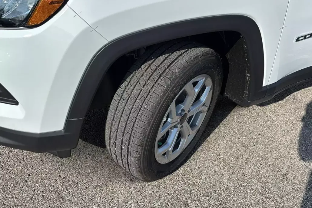 2025 Jeep Compass Latitude photo 1