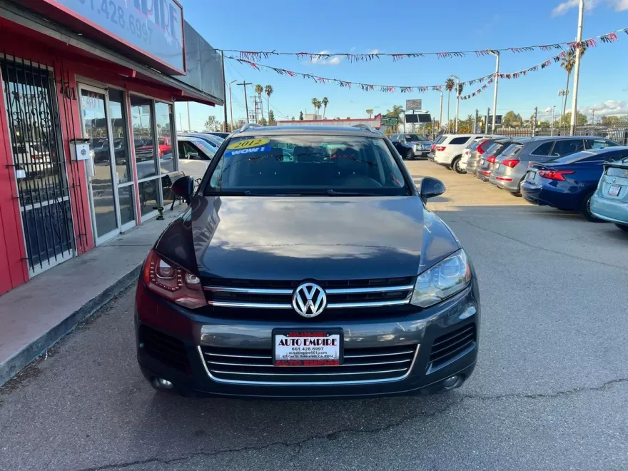 2012 Volkswagen Touareg TDI Lux Sport photo 1