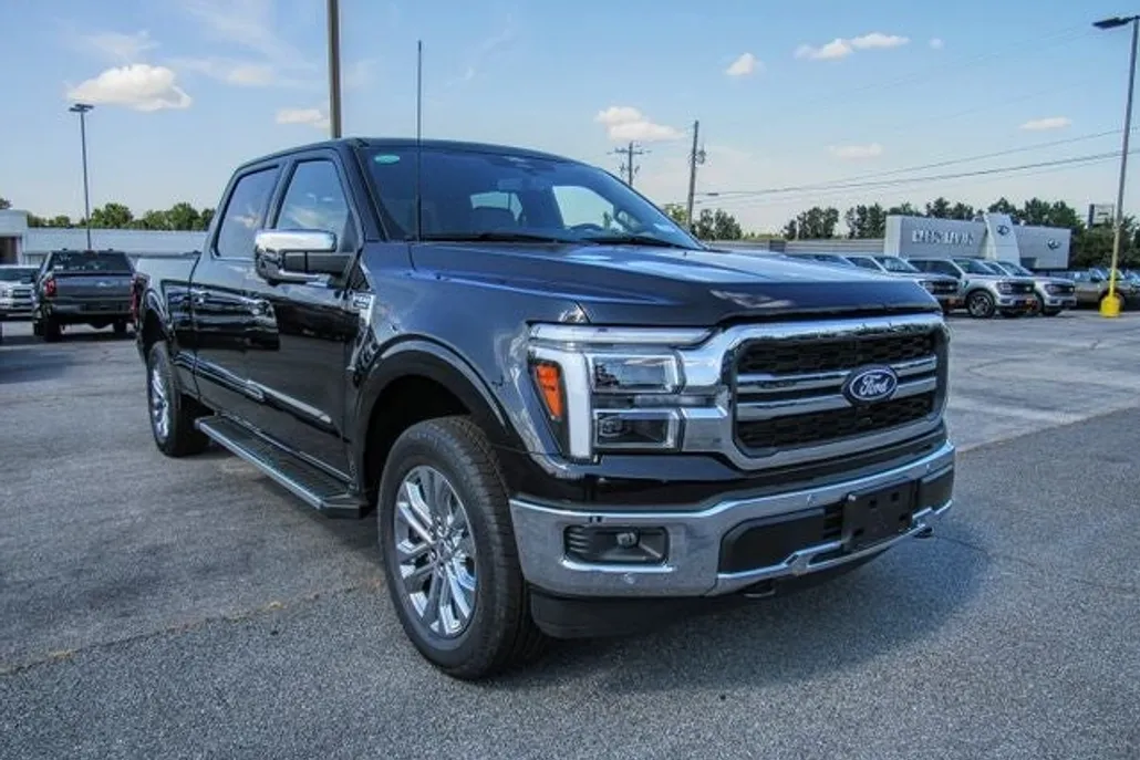 2025 Ford F-150 Lariat photo 1