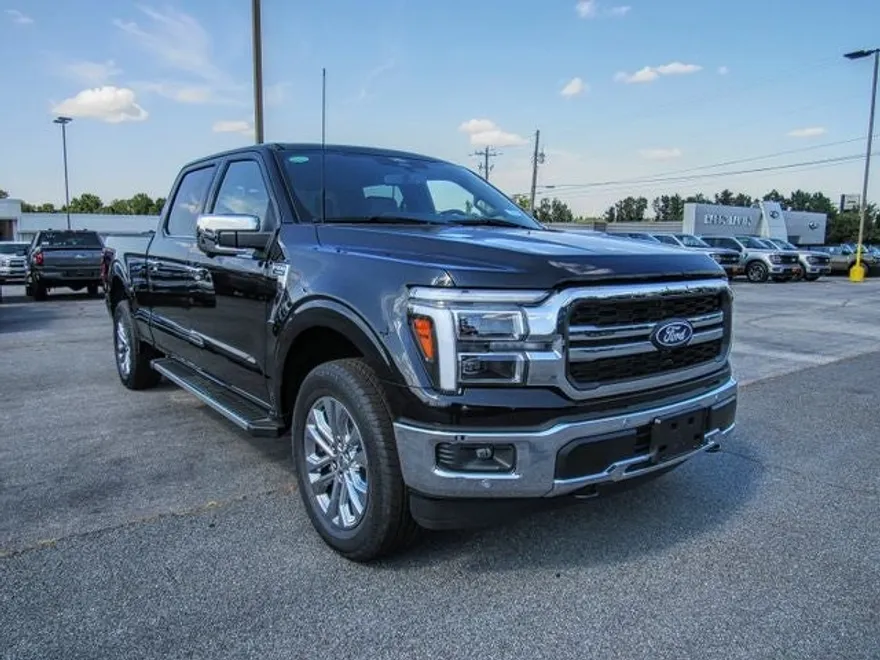 2025 Ford F-150 Lariat photo 1