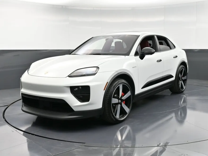 2025 Porsche Macan Electric photo 1