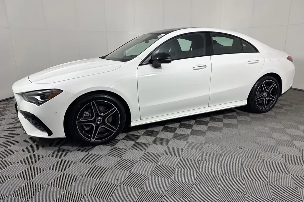 2025 Mercedes Benz CLA 250 4MATIC photo 1