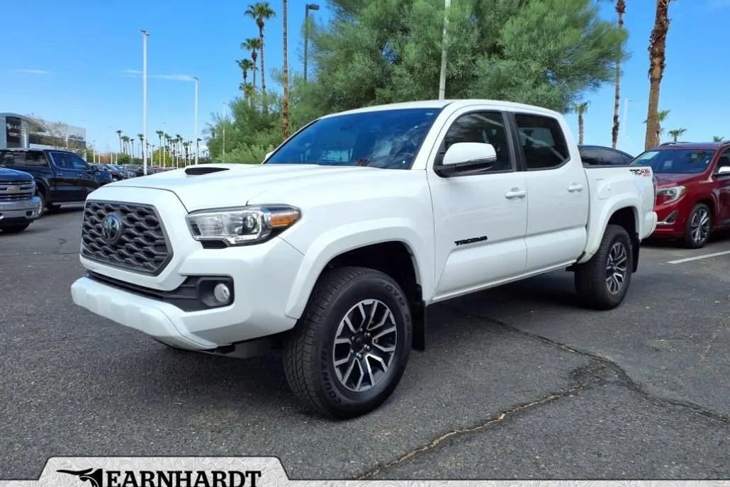 2021 Toyota Tacoma 4x4 SR photo 1