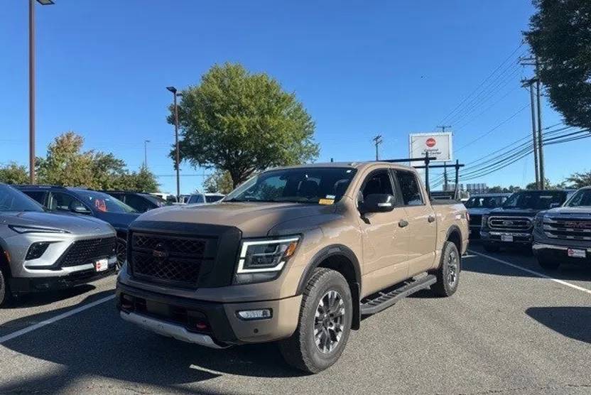 2021 Nissan Titan PRO-4X photo 1