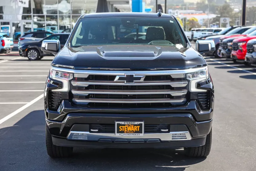 2022 Chevrolet Silverado 1500 High Country photo 1